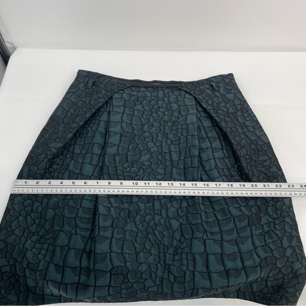 Moschino Wool Chic Mini Skirt Women’s 12 Metallic Green Pleated Croc Pattern - Picture 12 of 13